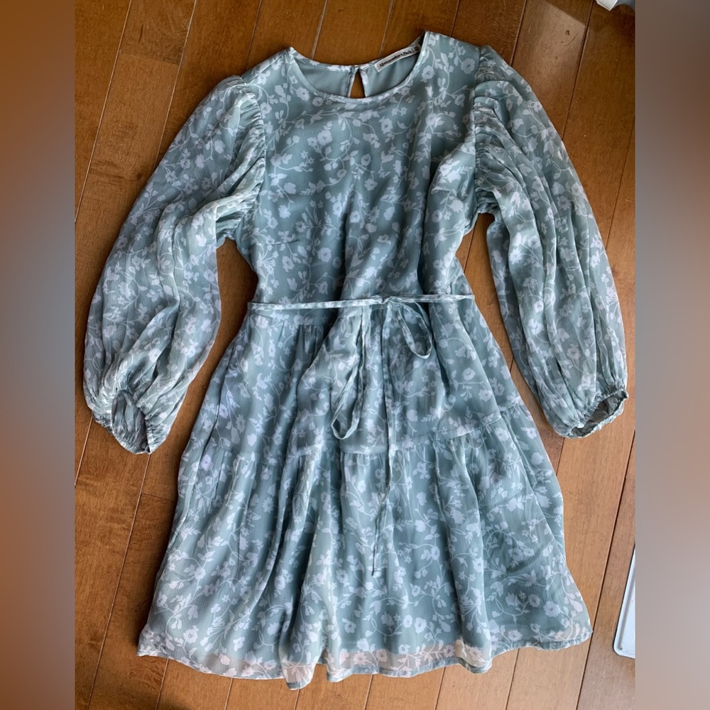 Abercrombie & Fitch Floral mini dress green, Size: XS, Keyhole back button.